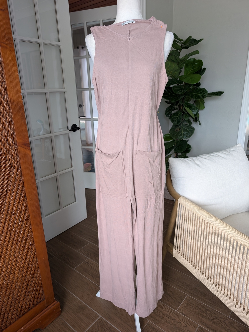 Zara Sleeveless Wide-Leg Jumpsuit Romper in Dusty Pink Small
